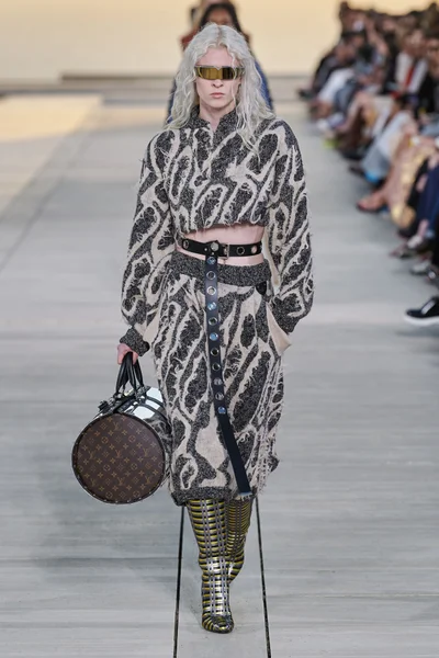 Look 29